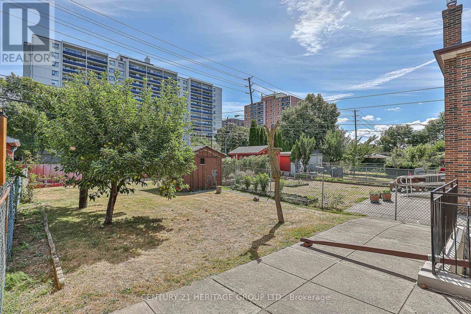 107 Hazelnut Crescent, Toronto, Ontario  M2J 4W4 - Photo 27 - C12832784