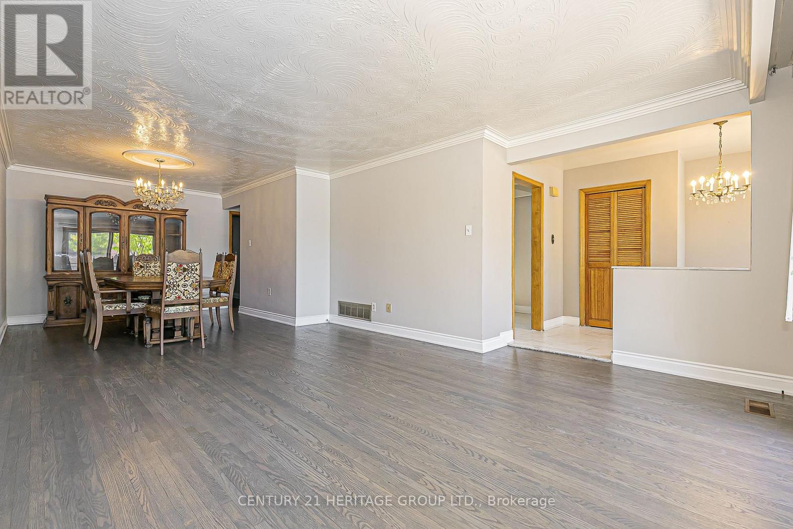 107 Hazelnut Crescent, Toronto, Ontario  M2J 4W4 - Photo 4 - C12832784