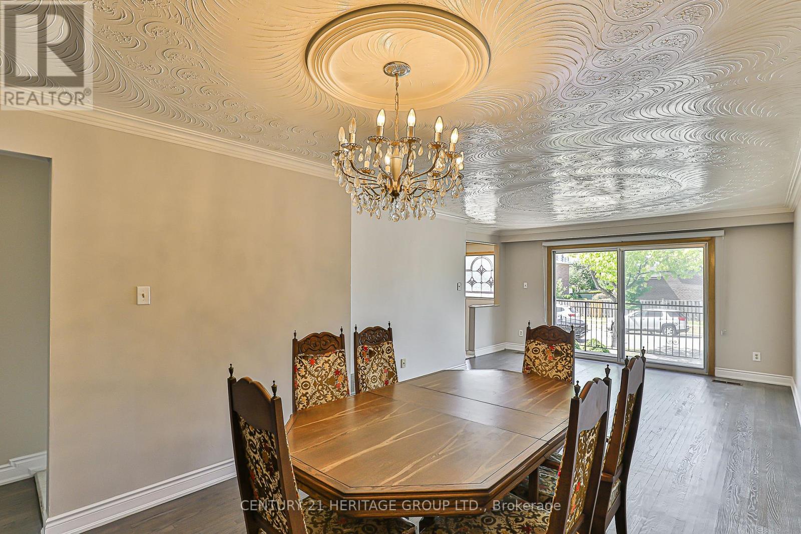 107 Hazelnut Crescent, Toronto, Ontario  M2J 4W4 - Photo 8 - C12832784