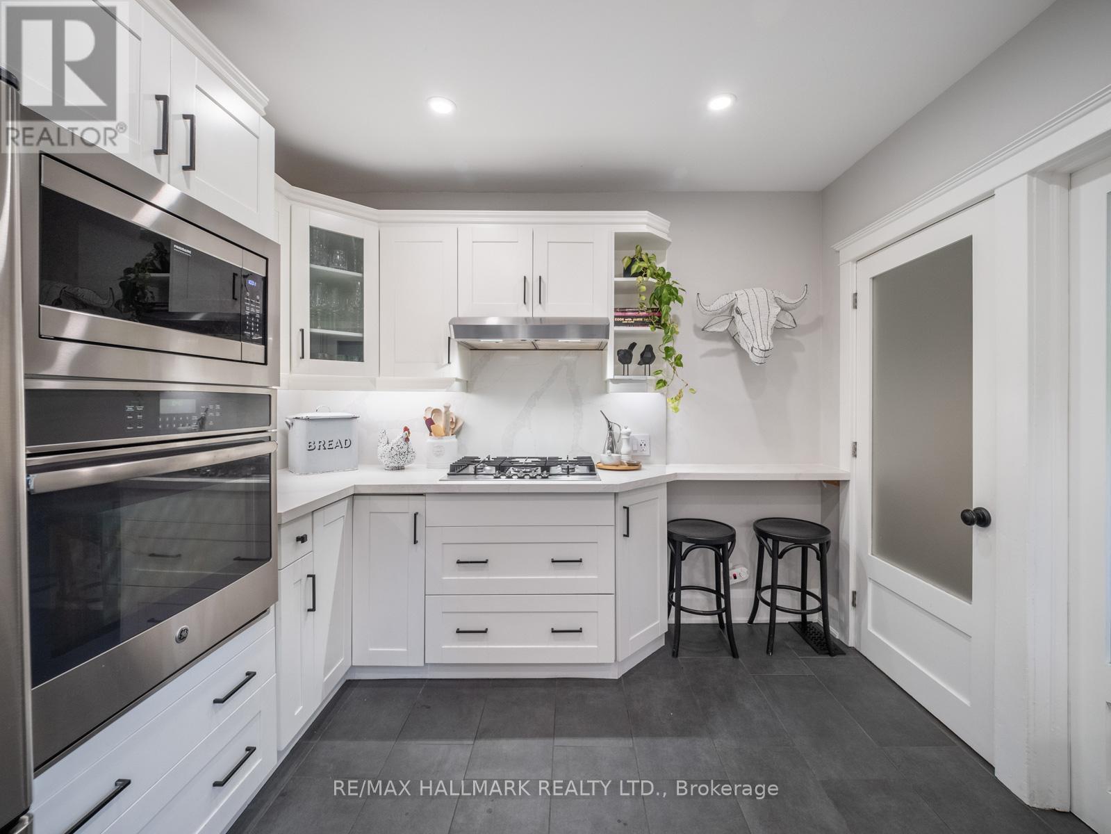 306 Lee Avenue, Toronto, Ontario  M4E 2P8 - Photo 16 - E12832736