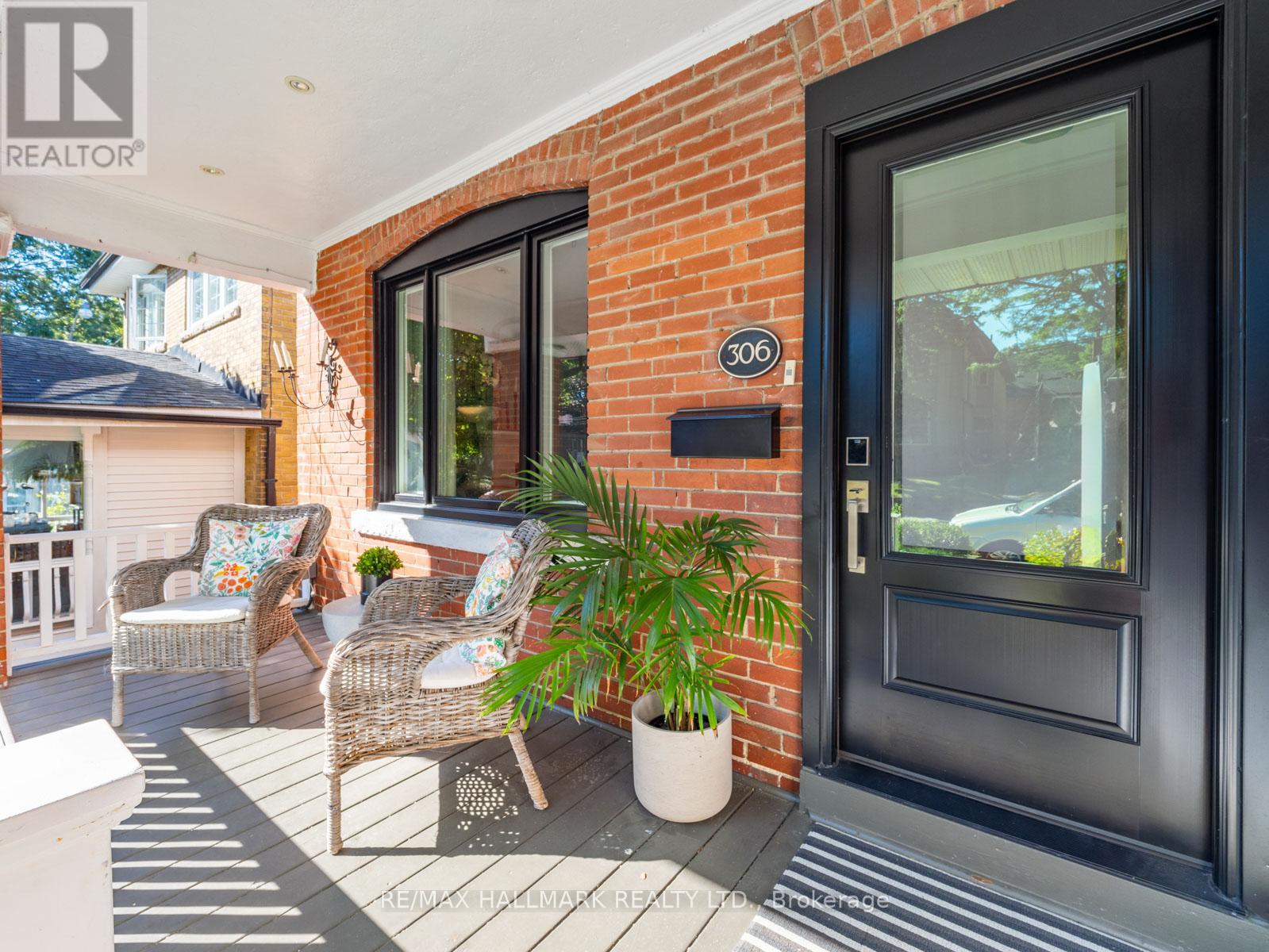 306 Lee Avenue, Toronto, Ontario  M4E 2P8 - Photo 2 - E12832736