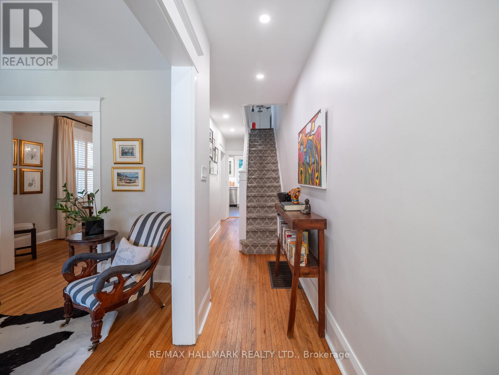 306 Lee Avenue, Toronto, Ontario  M4E 2P8 - Photo 6 - E12832736