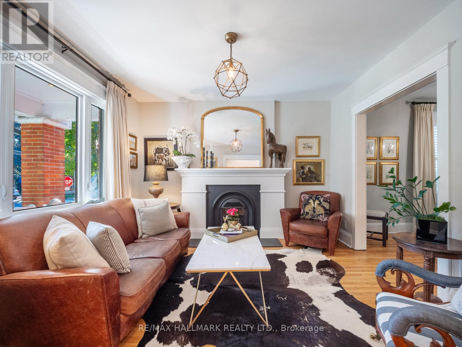 306 Lee Avenue, Toronto, Ontario  M4E 2P8 - Photo 7 - E12832736