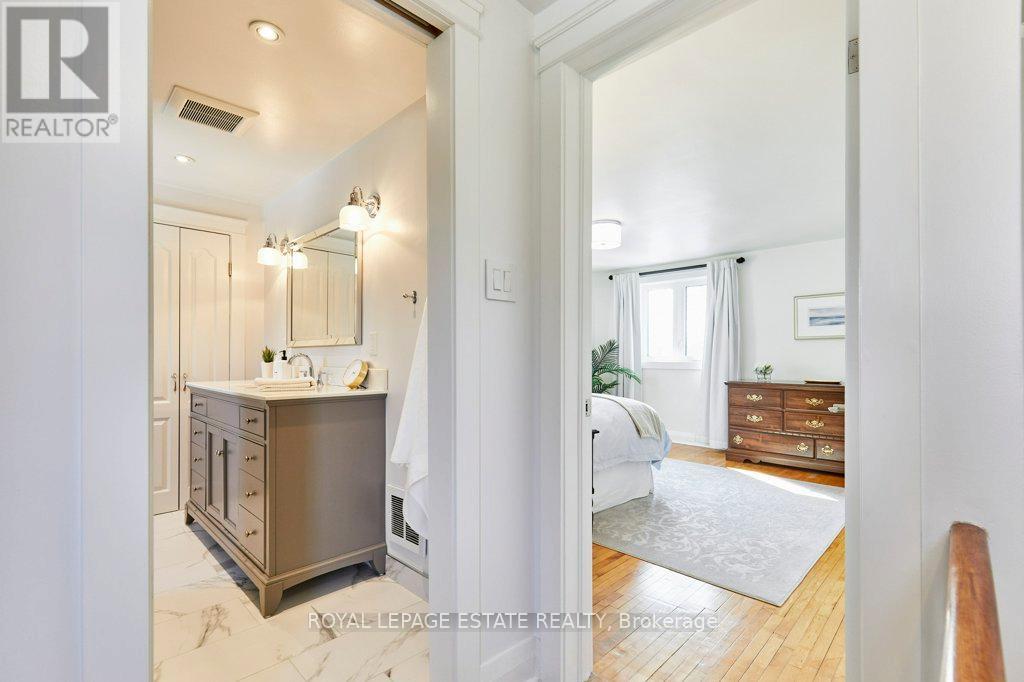 15 Squires Avenue, Toronto, Ontario  M4B 2R2 - Photo 21 - E12832778