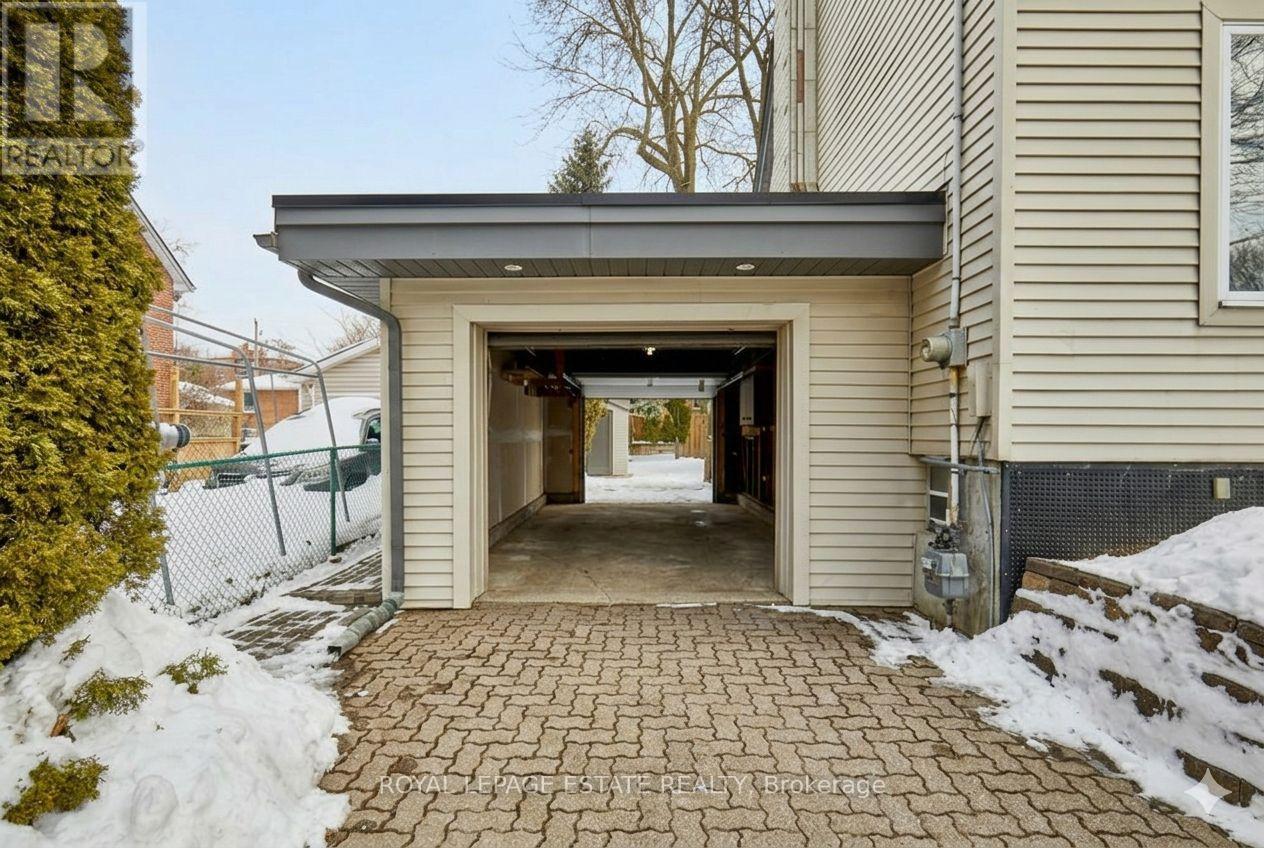 15 Squires Avenue, Toronto, Ontario  M4B 2R2 - Photo 43 - E12832778