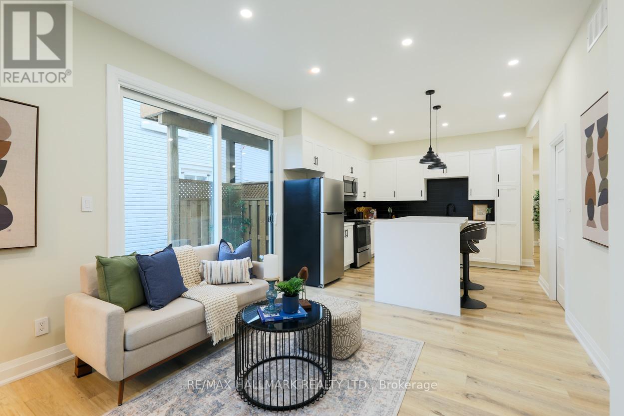 Main Floor - 6 Luttrell Avenue, Toronto (East End-Danforth), Ontario  M4C 5E3 - Photo 5 - E12832828