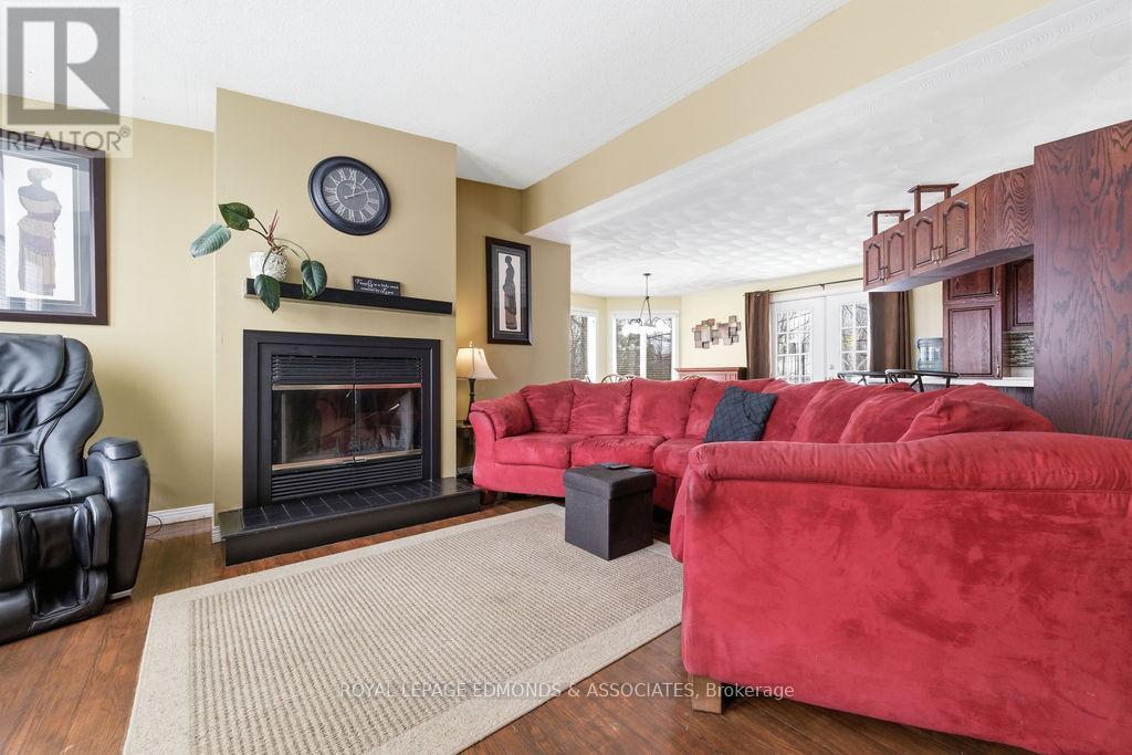 104 Beckett View Drive, Laurentian Valley, Ontario  K8A 6W2 - Photo 11 - X12832738