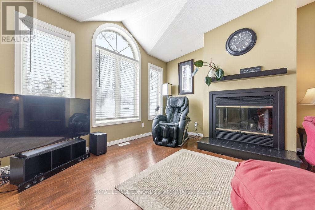 104 Beckett View Drive, Laurentian Valley, Ontario  K8A 6W2 - Photo 12 - X12832738