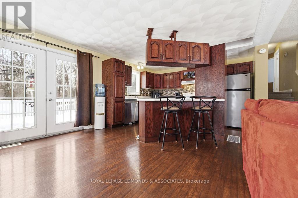 104 Beckett View Drive, Laurentian Valley, Ontario  K8A 6W2 - Photo 13 - X12832738