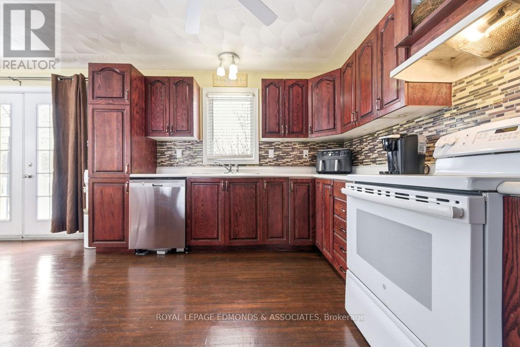 104 Beckett View Drive, Laurentian Valley, Ontario  K8A 6W2 - Photo 14 - X12832738