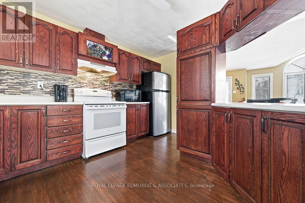 104 Beckett View Drive, Laurentian Valley, Ontario  K8A 6W2 - Photo 15 - X12832738