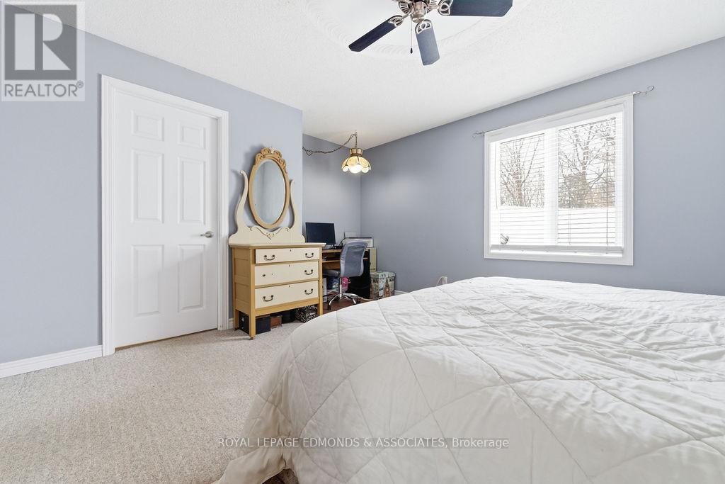 104 Beckett View Drive, Laurentian Valley, Ontario  K8A 6W2 - Photo 21 - X12832738