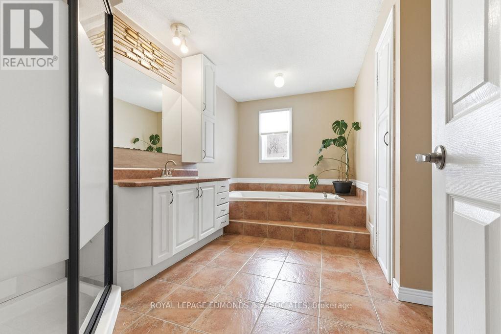 104 Beckett View Drive, Laurentian Valley, Ontario  K8A 6W2 - Photo 27 - X12832738