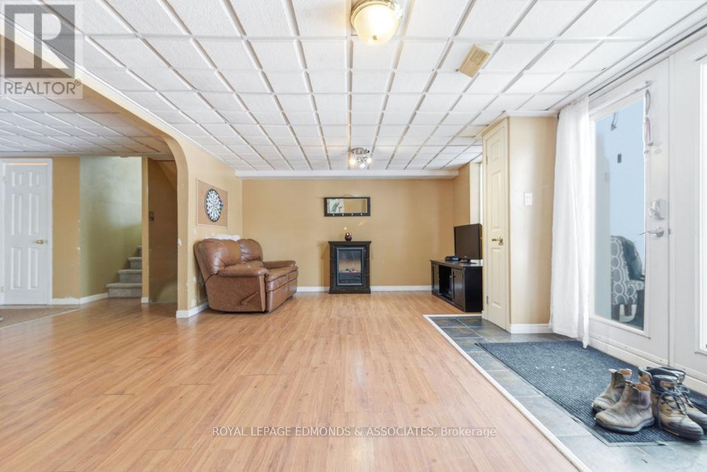 104 Beckett View Drive, Laurentian Valley, Ontario  K8A 6W2 - Photo 39 - X12832738