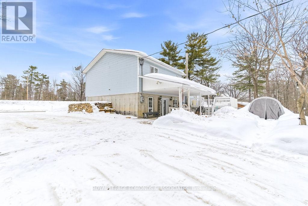 104 Beckett View Drive, Laurentian Valley, Ontario  K8A 6W2 - Photo 4 - X12832738