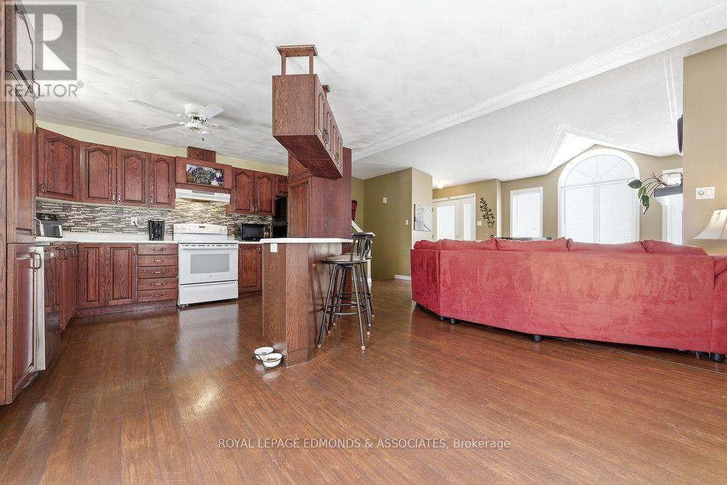 104 Beckett View Drive, Laurentian Valley, Ontario  K8A 6W2 - Photo 9 - X12832738