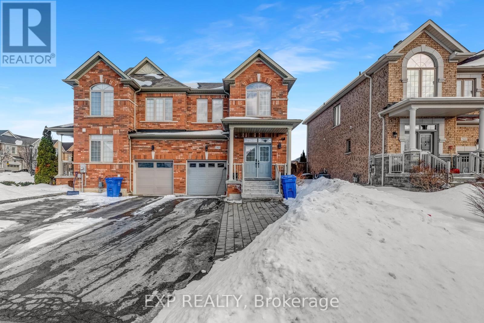 565 FOXCROFT BOULEVARD, Newmarket, Ontario