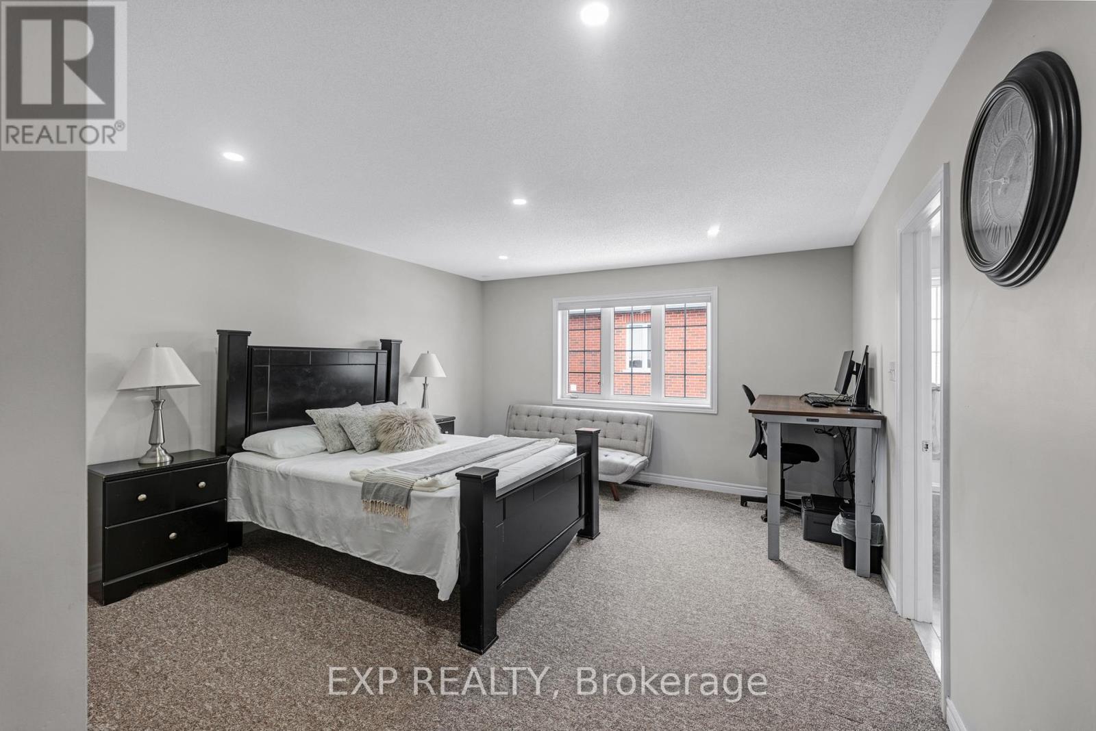 565 Foxcroft Boulevard, Newmarket, Ontario  L3X 3L6 - Photo 17 - N12832688