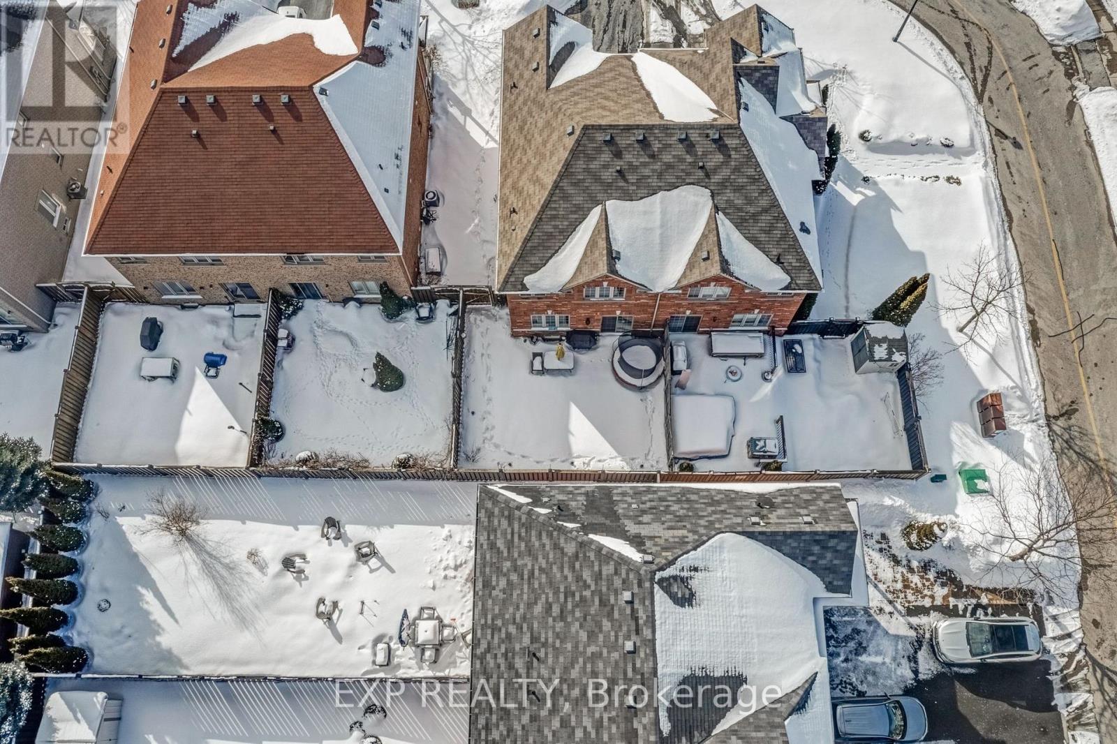 565 Foxcroft Boulevard, Newmarket, Ontario  L3X 3L6 - Photo 32 - N12832688