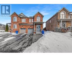 565 FOXCROFT BOULEVARD, Newmarket, Ontario