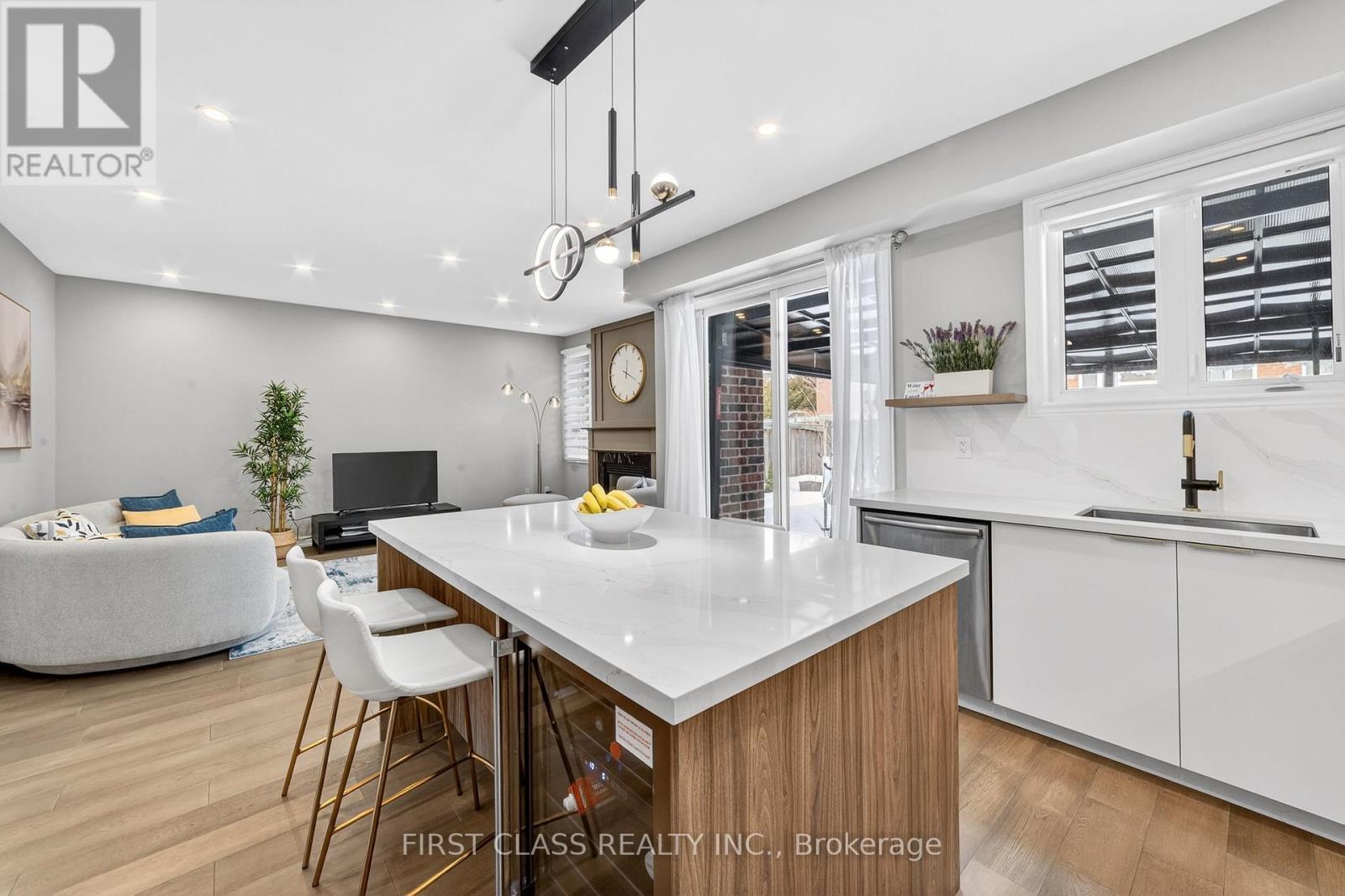 4 Church View Avenue, Markham, Ontario  L6C 0L6 - Photo 12 - N12832708