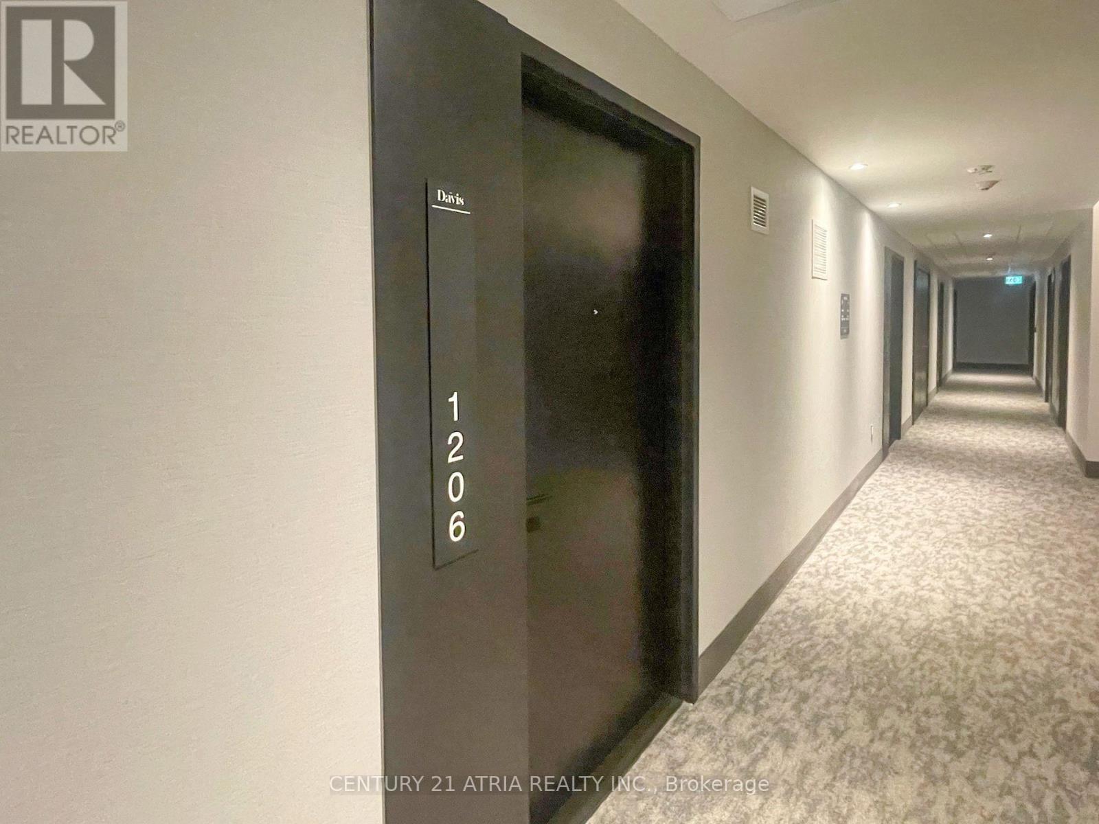 1206 - 185 Deerfield Road, Newmarket, Ontario  L3Y 0G7 - Photo 3 - N12832730