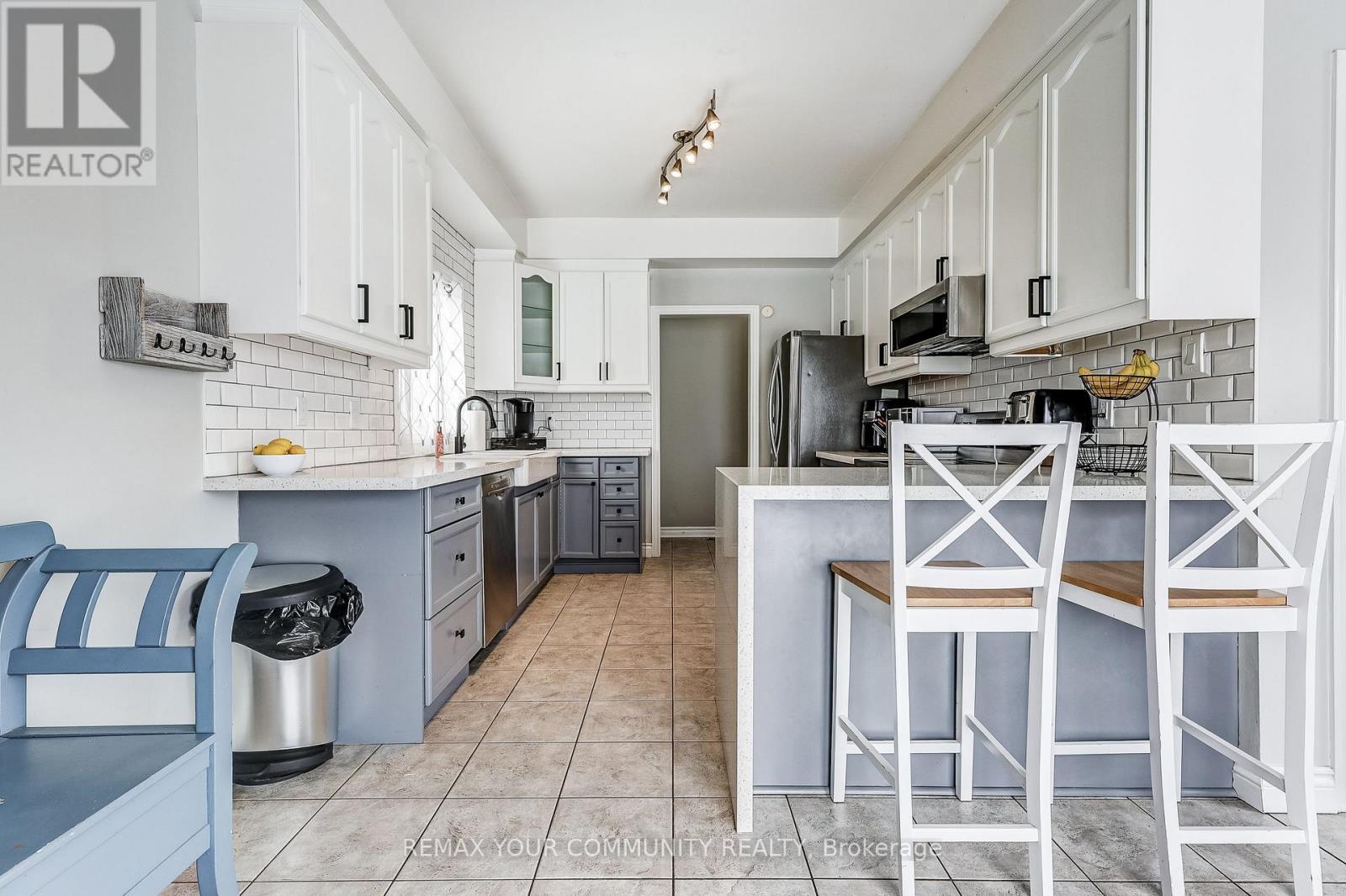 2 Laurelbank Crescent, Georgina, Ontario  L4P 4H6 - Photo 21 - N12832748