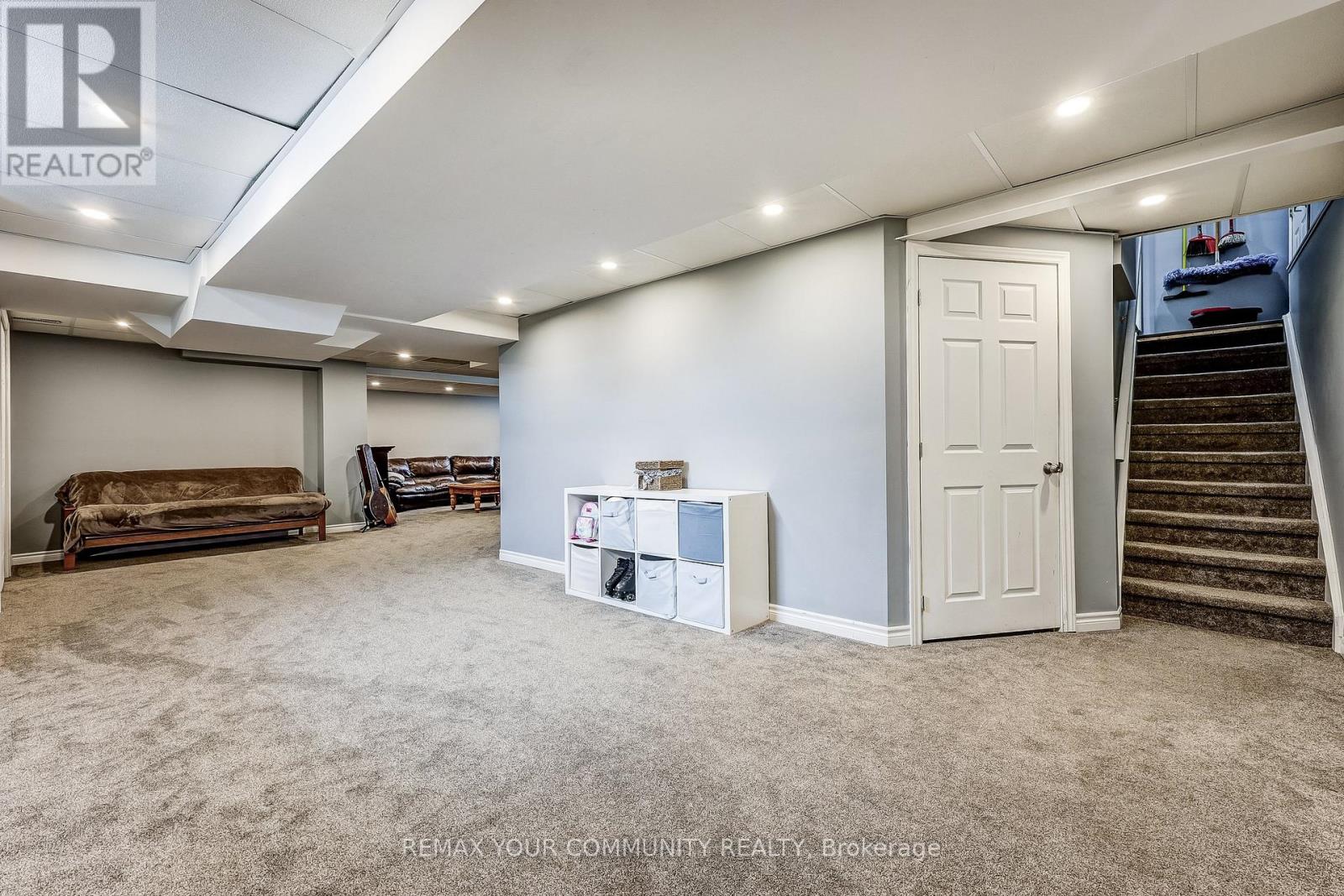 2 Laurelbank Crescent, Georgina, Ontario  L4P 4H6 - Photo 45 - N12832748