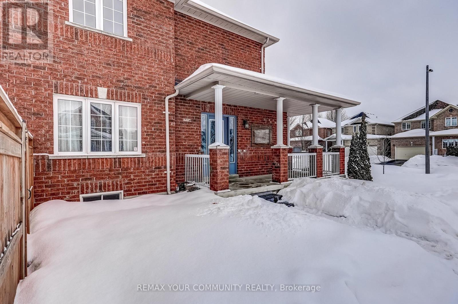 2 Laurelbank Crescent, Georgina, Ontario  L4P 4H6 - Photo 5 - N12832748