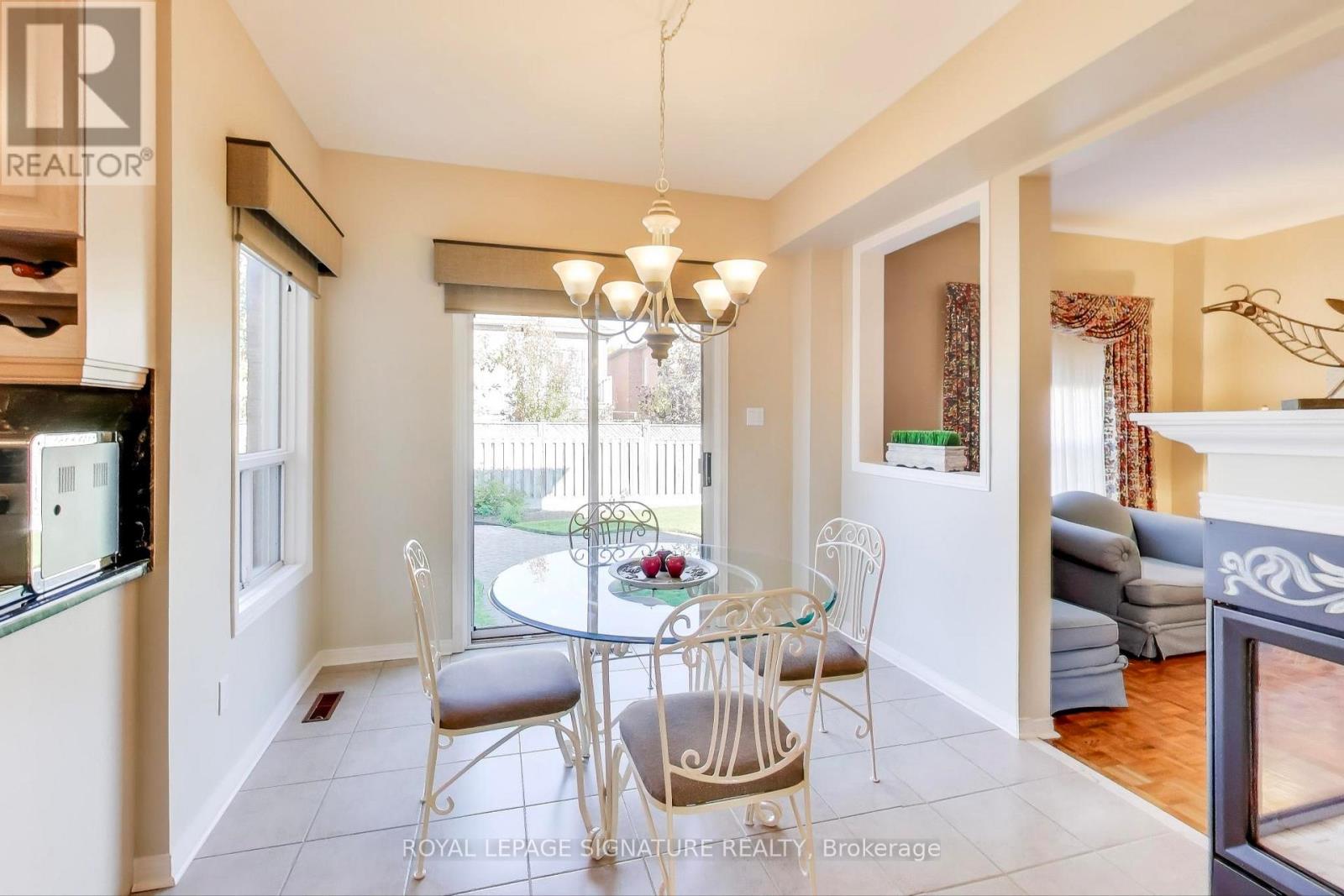 127 Mountcharles Crescent, Vaughan, Ontario  L6A 2J9 - Photo 14 - N12832792