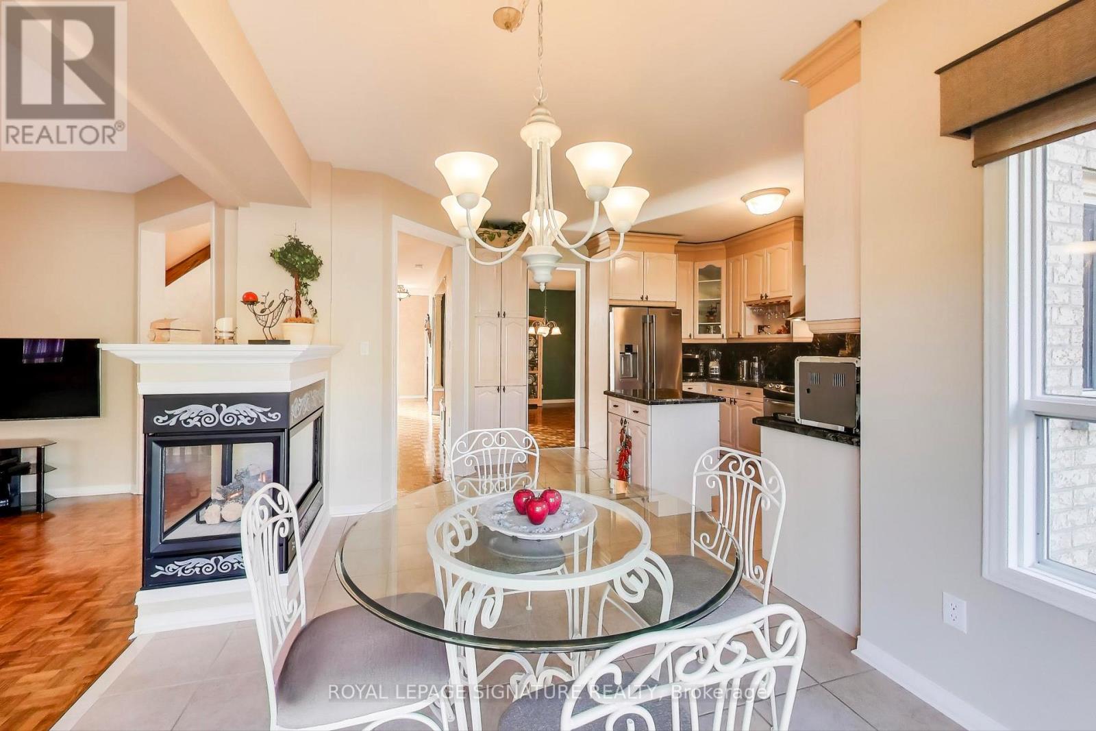 127 Mountcharles Crescent, Vaughan, Ontario  L6A 2J9 - Photo 15 - N12832792