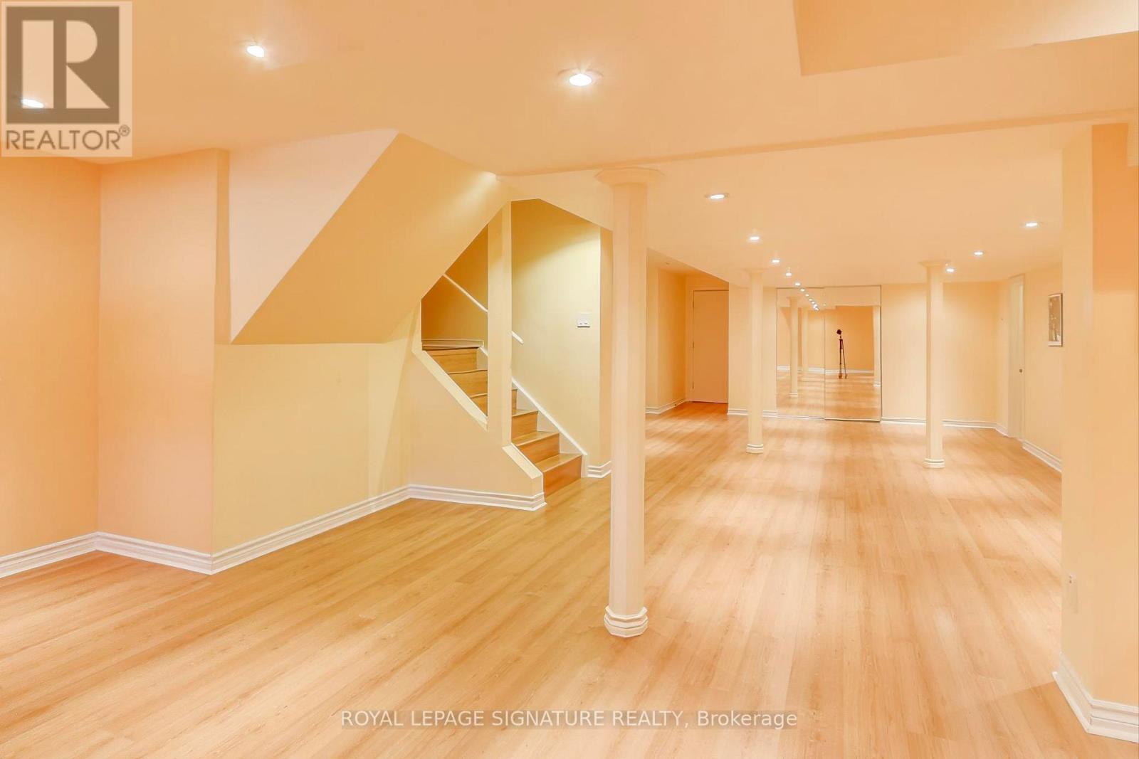 127 Mountcharles Crescent, Vaughan, Ontario  L6A 2J9 - Photo 37 - N12832792