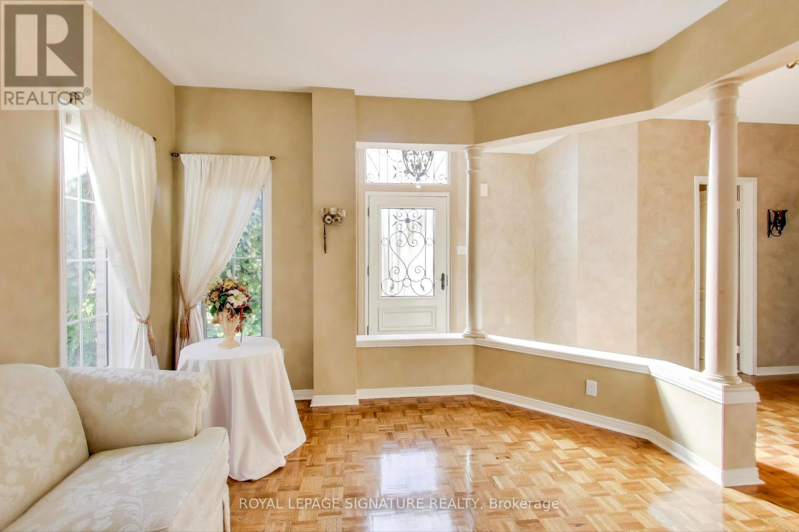 127 Mountcharles Crescent, Vaughan, Ontario  L6A 2J9 - Photo 7 - N12832792