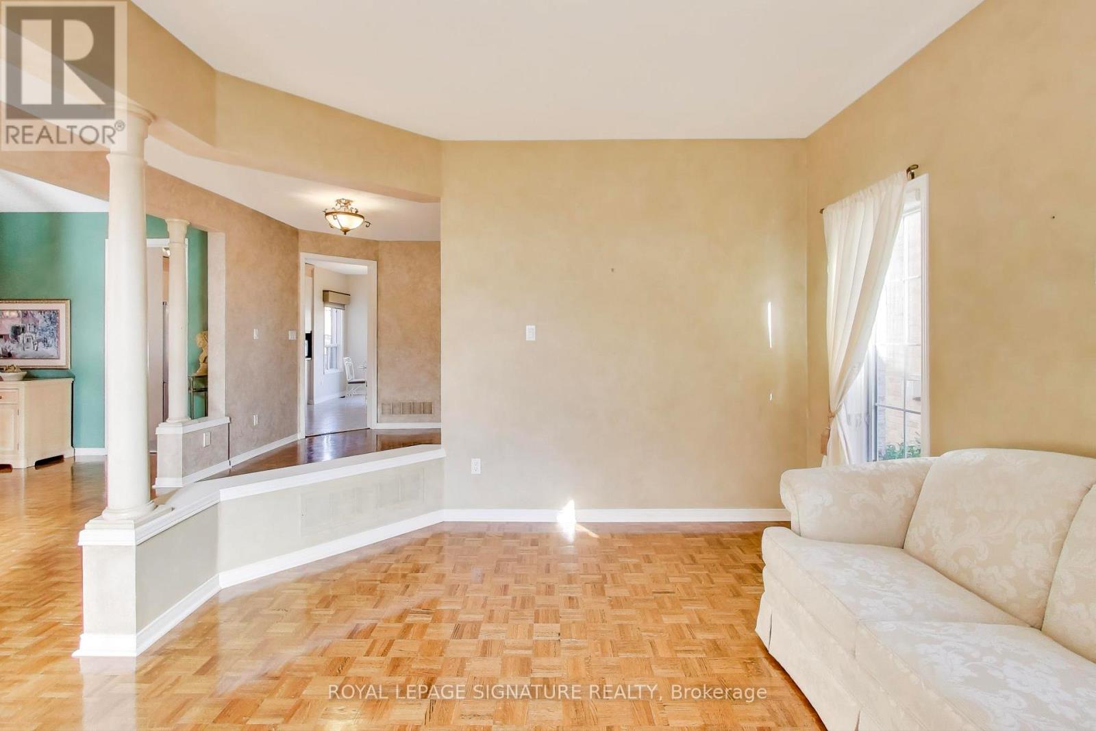 127 Mountcharles Crescent, Vaughan, Ontario  L6A 2J9 - Photo 8 - N12832792