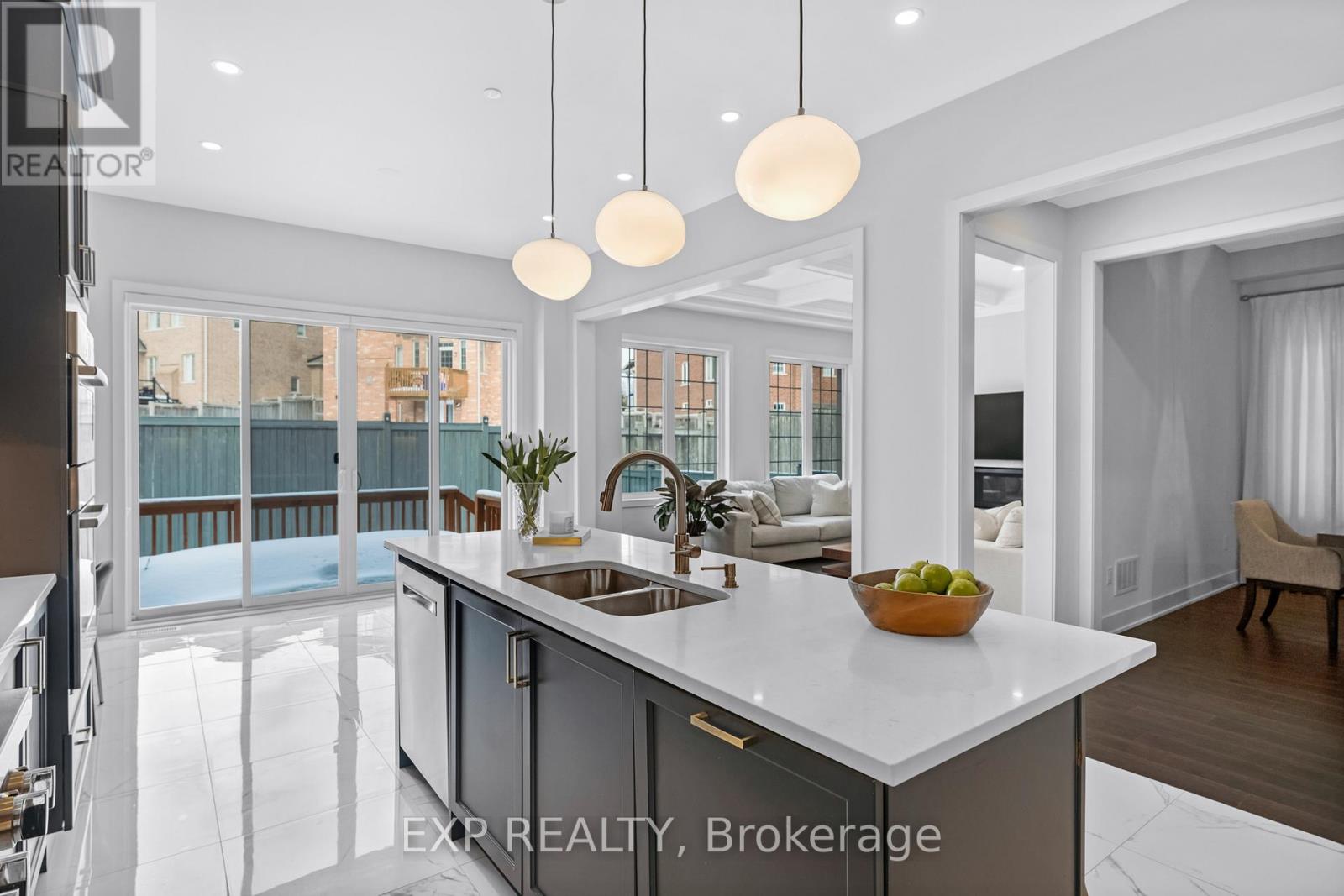 80 Sikura Circle, Aurora, Ontario  L4G 3Y9 - Photo 10 - N12832826