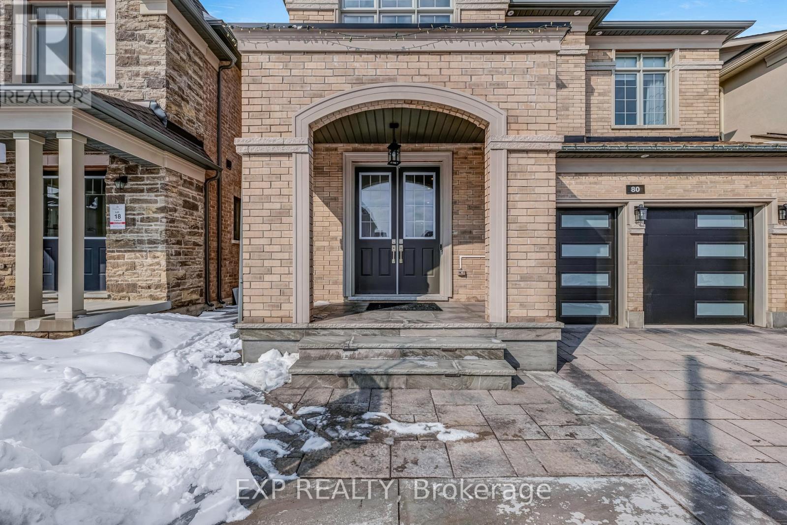 80 Sikura Circle, Aurora, Ontario  L4G 3Y9 - Photo 2 - N12832826