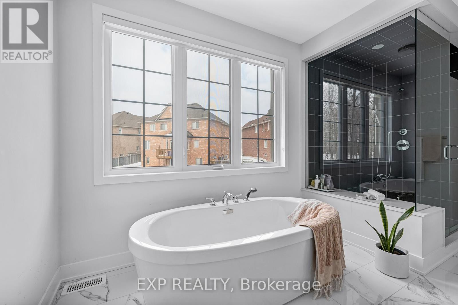 80 Sikura Circle, Aurora, Ontario  L4G 3Y9 - Photo 25 - N12832826