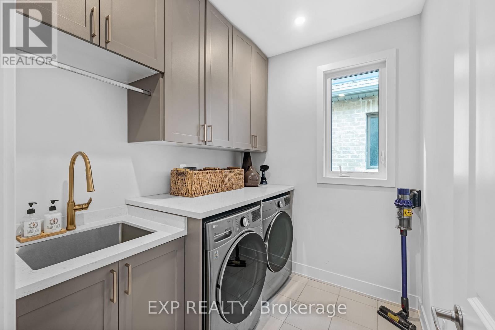 80 Sikura Circle, Aurora, Ontario  L4G 3Y9 - Photo 27 - N12832826