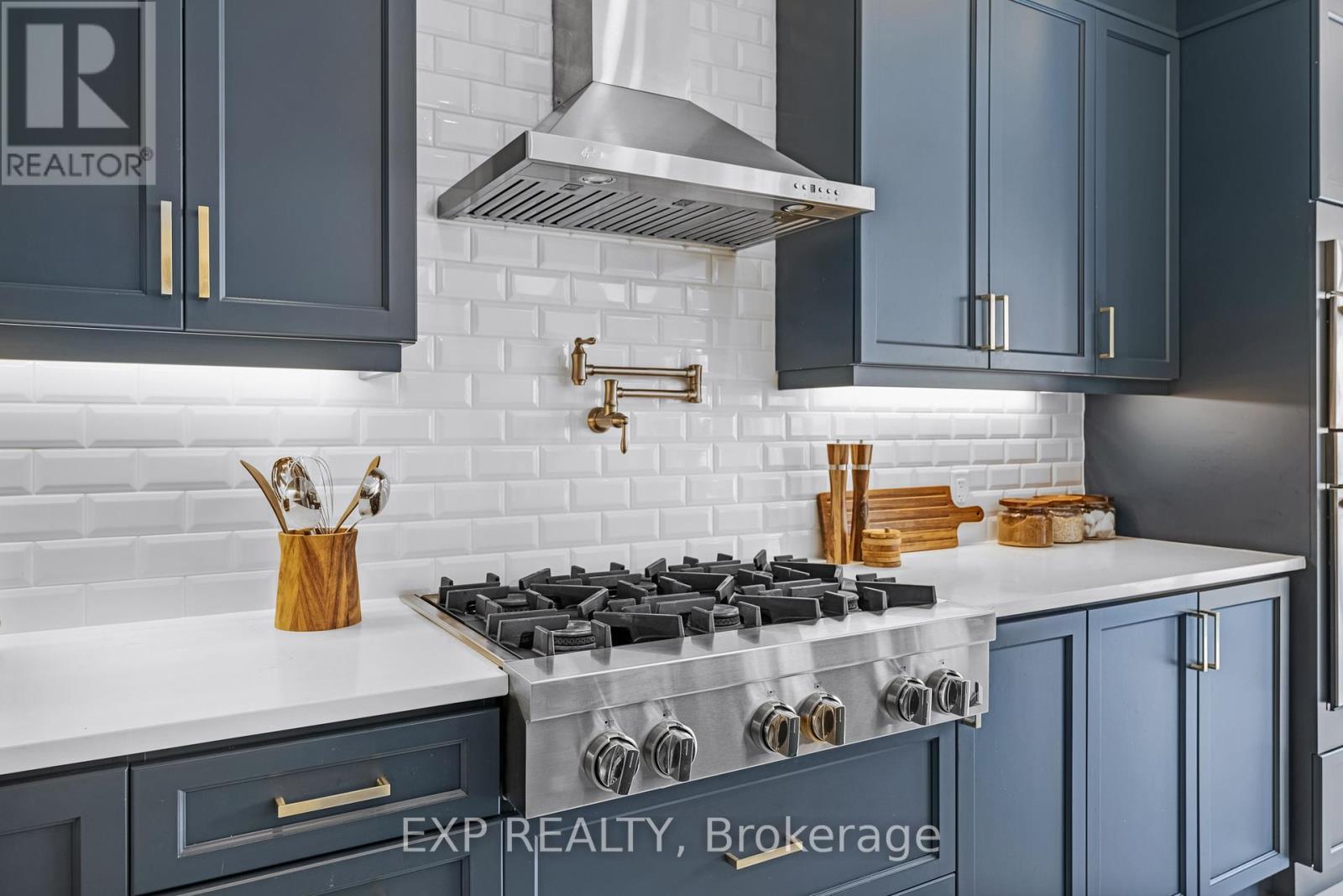 80 Sikura Circle, Aurora, Ontario  L4G 3Y9 - Photo 9 - N12832826