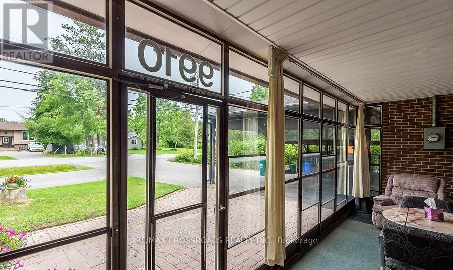 9910 Morning Glory Road, Georgina, Ontario  L0E 1N0 - Photo 3 - N12832844