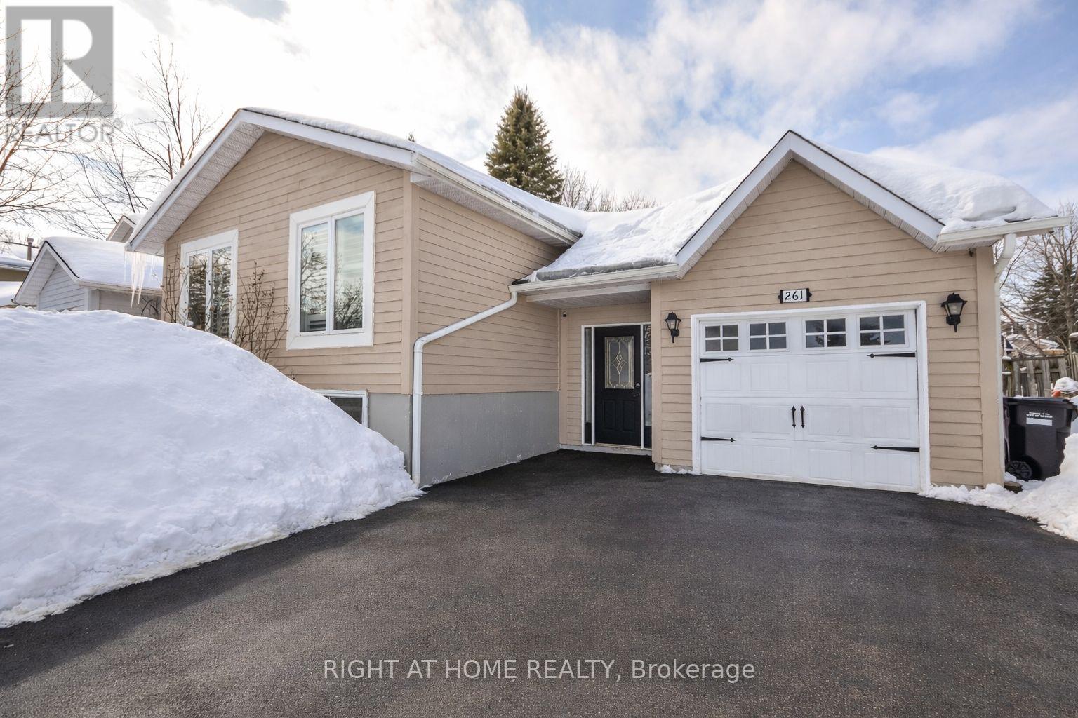 261 Crawford Street, Barrie (Ardagh), Ontario  L4N 6P5 - Photo 3 - S12832700