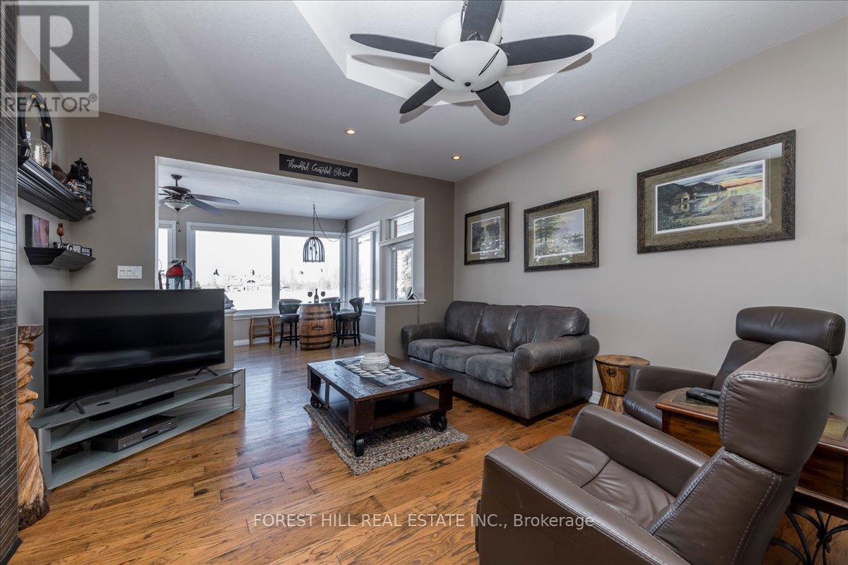 21 Old Indian Trail, Ramara (Brechin), Ontario  L0K 1B0 - Photo 18 - S12832856