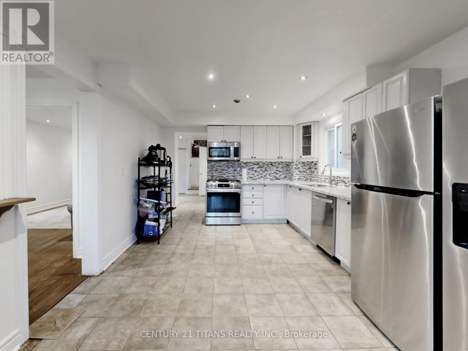 1640 Tawnberry Street, Pickering, Ontario  L1X 2C2 - Photo 11 - E12792816