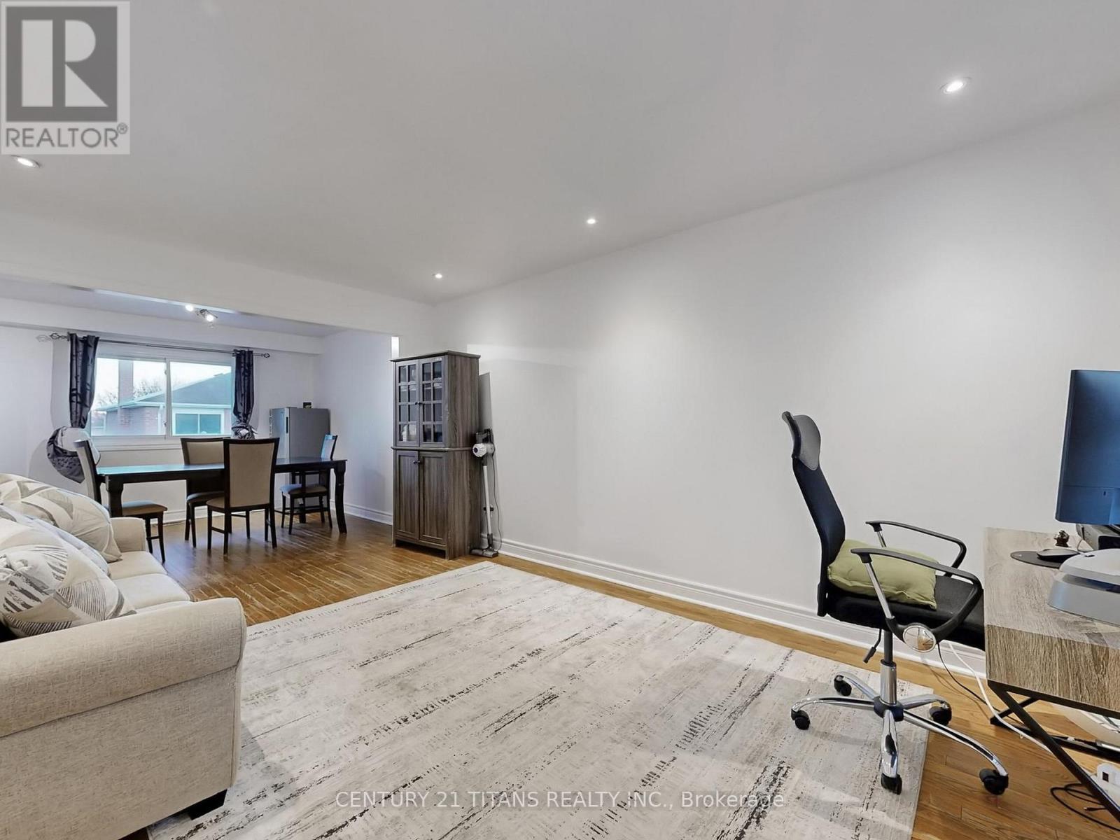 1640 Tawnberry Street, Pickering, Ontario  L1X 2C2 - Photo 3 - E12792816