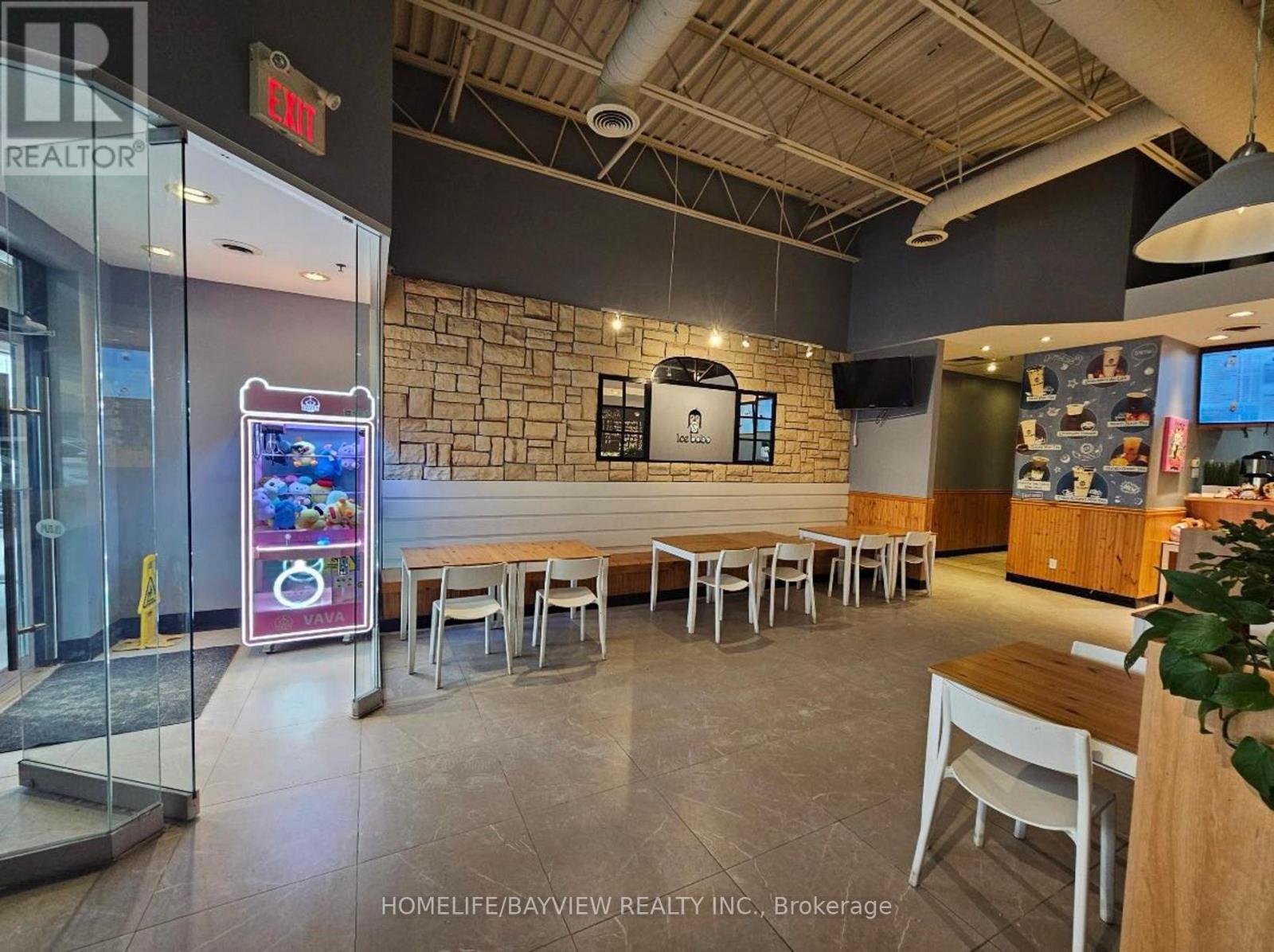 21 - 16655 Yonge Street, Newmarket, Ontario  L3X 1V6 - Photo 3 - N12832658