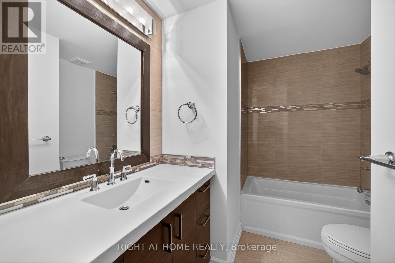 2013 Rosemount Crescent, Oakville, Ontario  L6M 3A5 - Photo 22 - W12575010