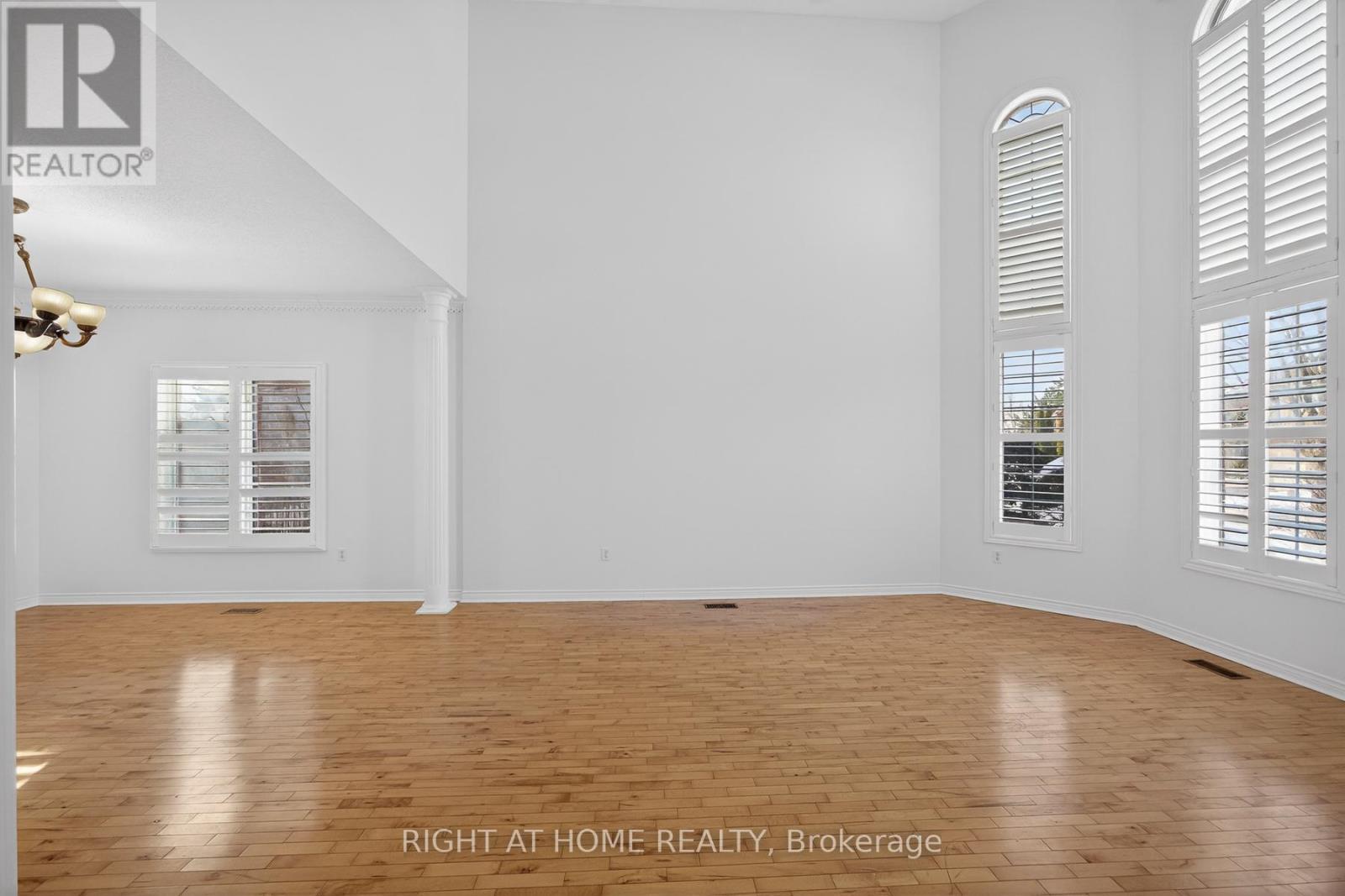 2013 Rosemount Crescent, Oakville, Ontario  L6M 3A5 - Photo 3 - W12575010