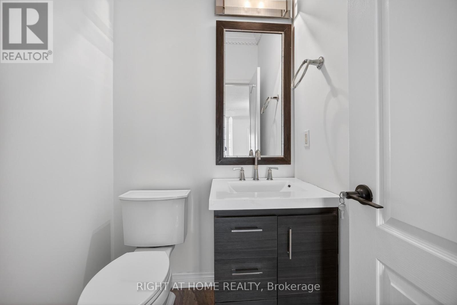 2013 Rosemount Crescent, Oakville, Ontario  L6M 3A5 - Photo 6 - W12575010