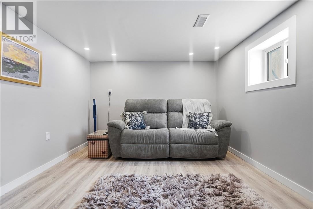 1779 Mccrea Heights Avenue, Val Caron, Ontario  P3N 1M5 - Photo 19 - 2126606