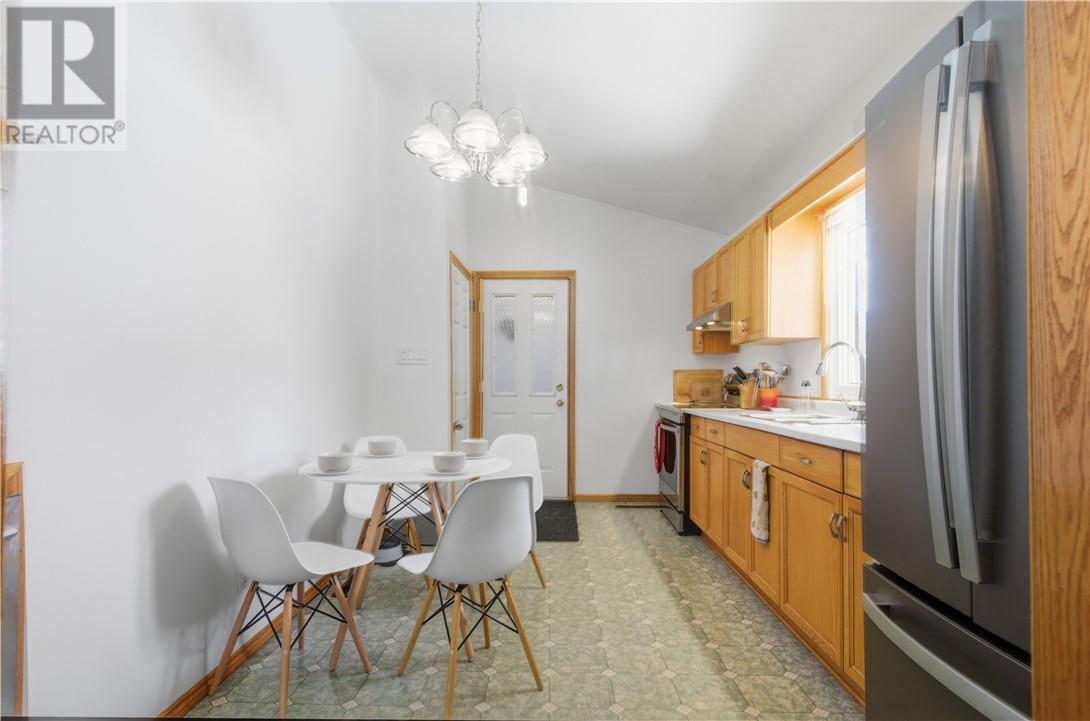 1779 Mccrea Heights Avenue, Val Caron, Ontario  P3N 1M5 - Photo 4 - 2126606